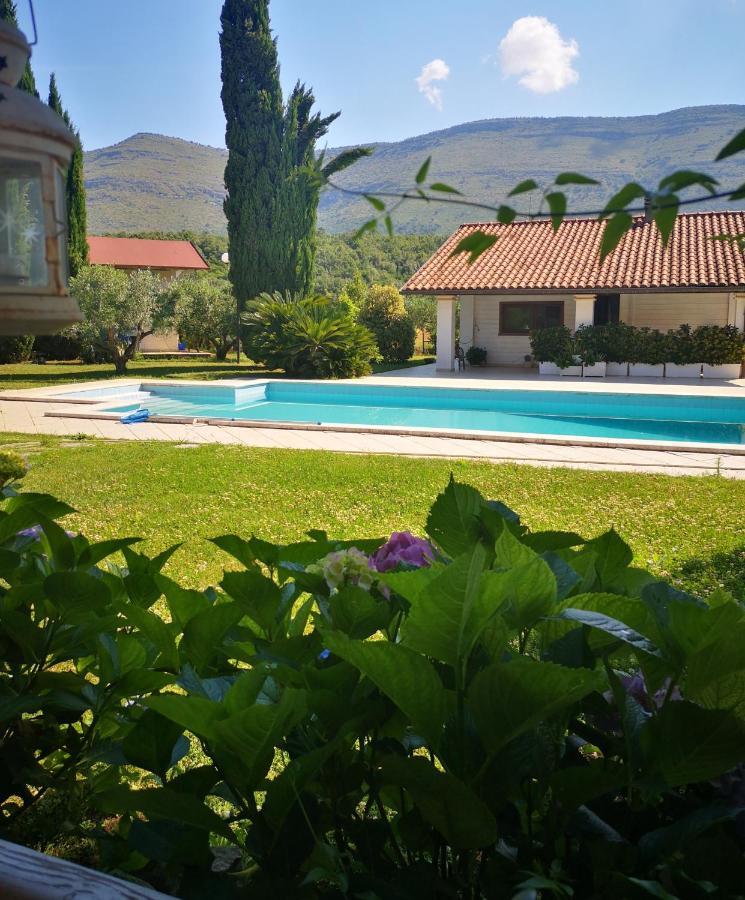 Villetta Blue Garden Sonnino Exterior photo