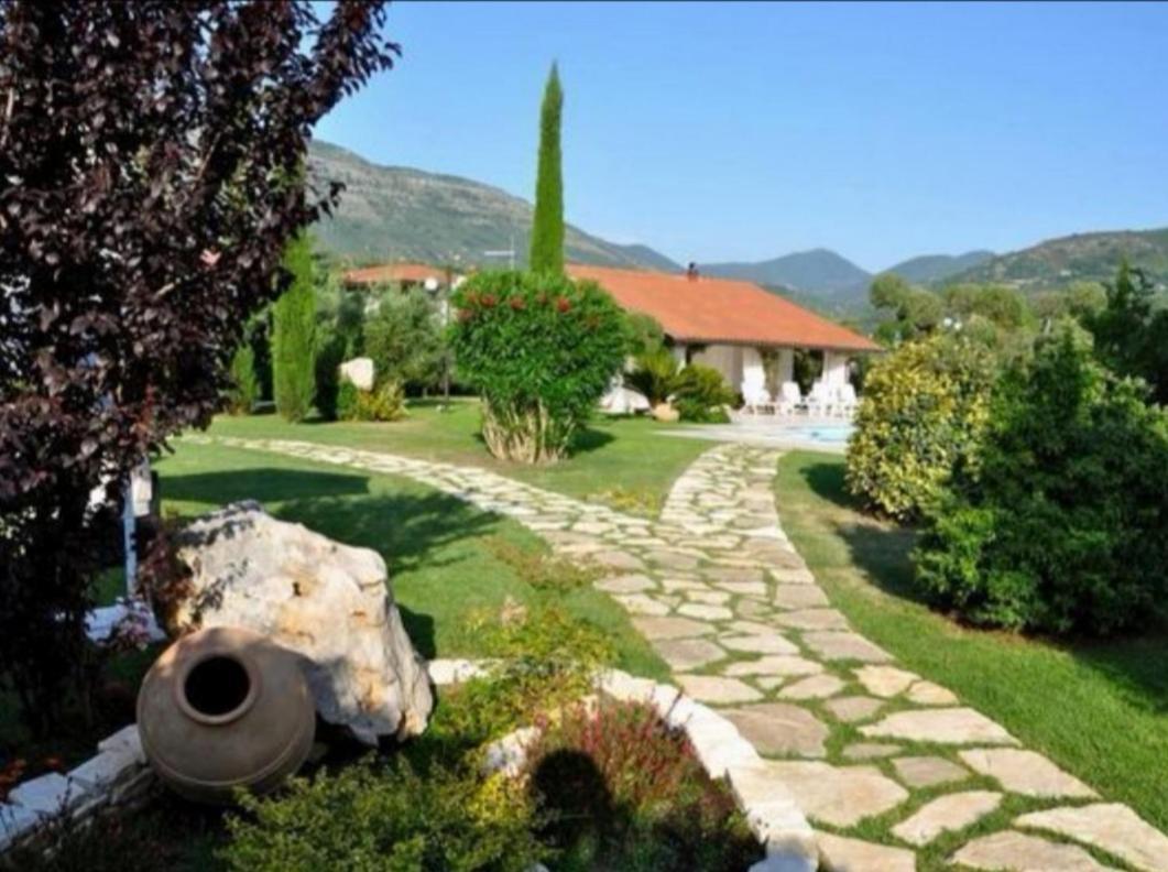 Villetta Blue Garden Sonnino Exterior photo